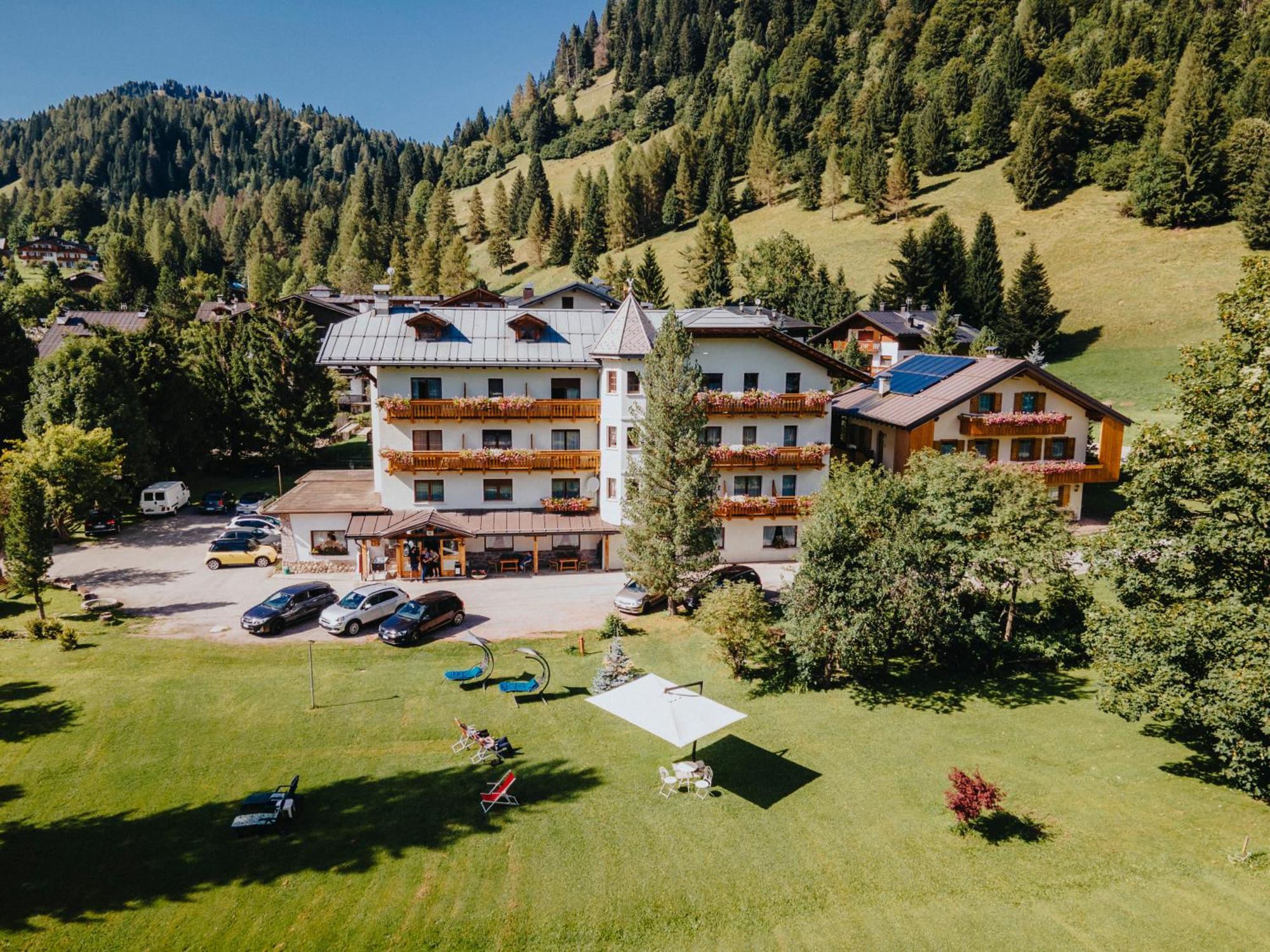 Hotel Edelweiss Val di Zoldo Exterior photo